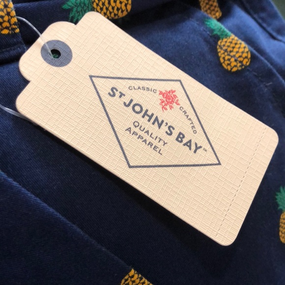 St Johns Bay women’s shorts size 10 navy color - Picture 9 of 10